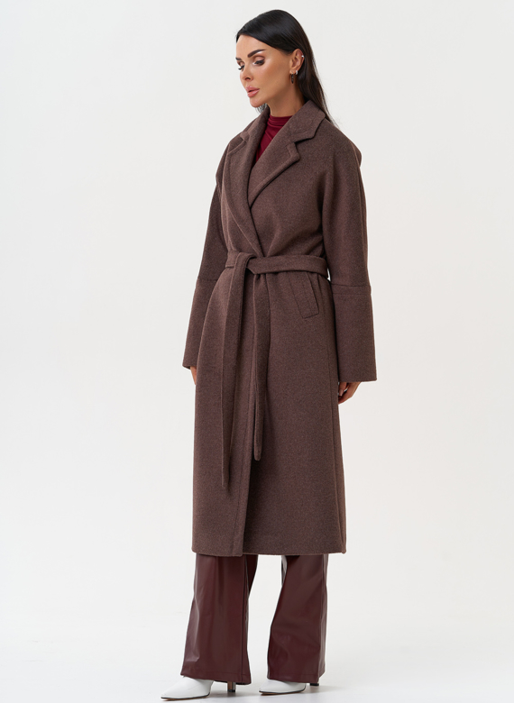 Женское пальто с английским воротником