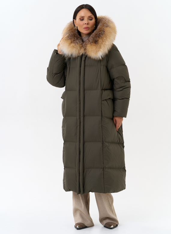 Женский длинный пуховик с отделкой из меха лисы