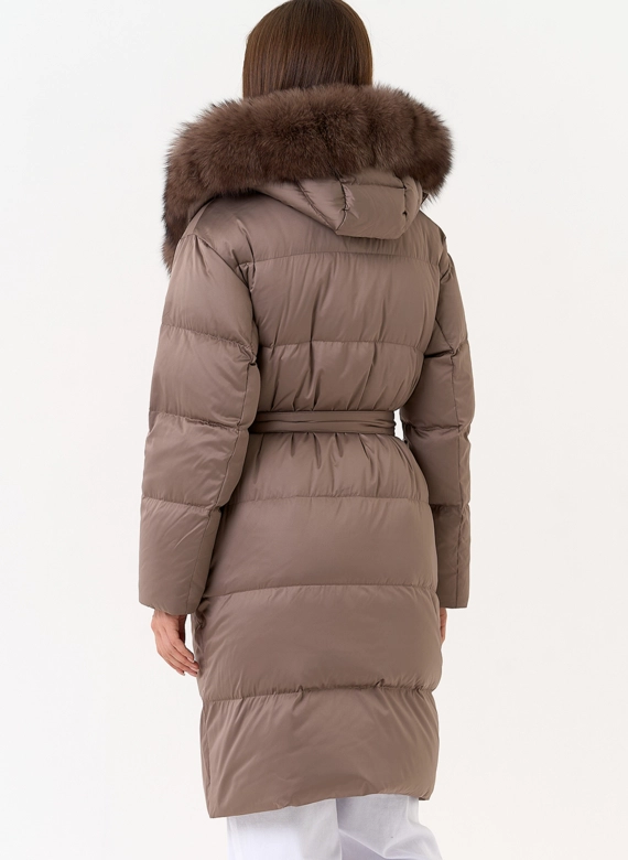 Женский пуховик с капюшоном из меха песца