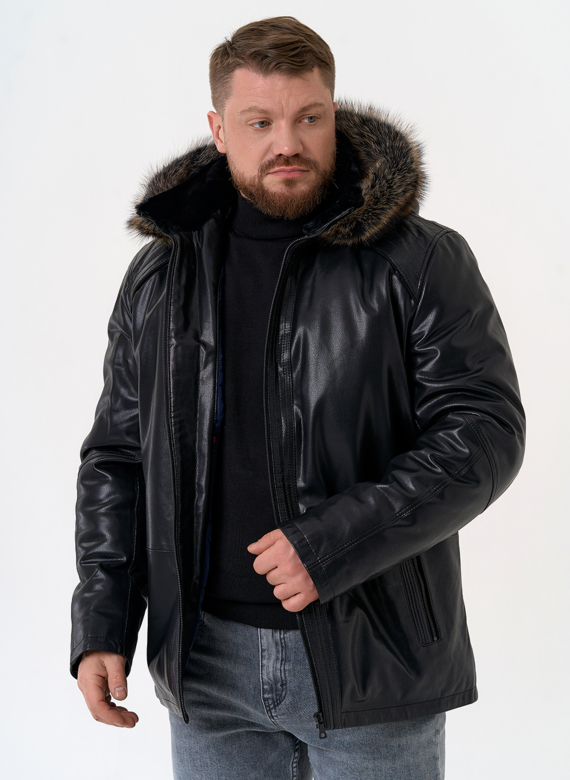 Пуховик из эко кожи с капюшоном из меха енота