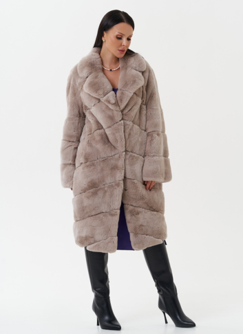 Шуба из меха кролика с английским воротником