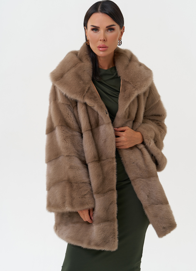 Короткая шуба из норки с капюшоном модель № 27576 универмаг малина