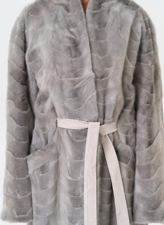 Длинная шуба из меха норки с поясом