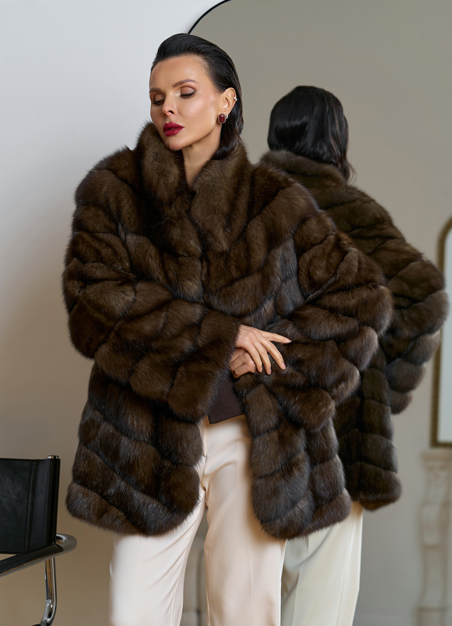Женская шуба из соболя с воротником стойкой модель № 31773 универмаг малина