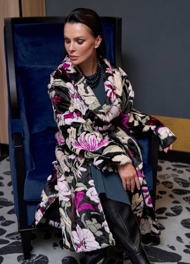 Пальто из эко меха с цветочным принтом модель № 28549 в рассрочку