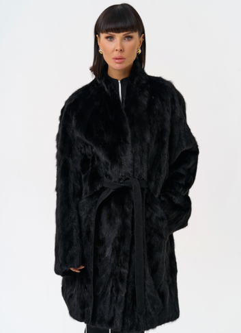 Женская шуба из меха норки в черном цвете