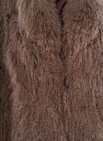 Женская шуба из меха ламы