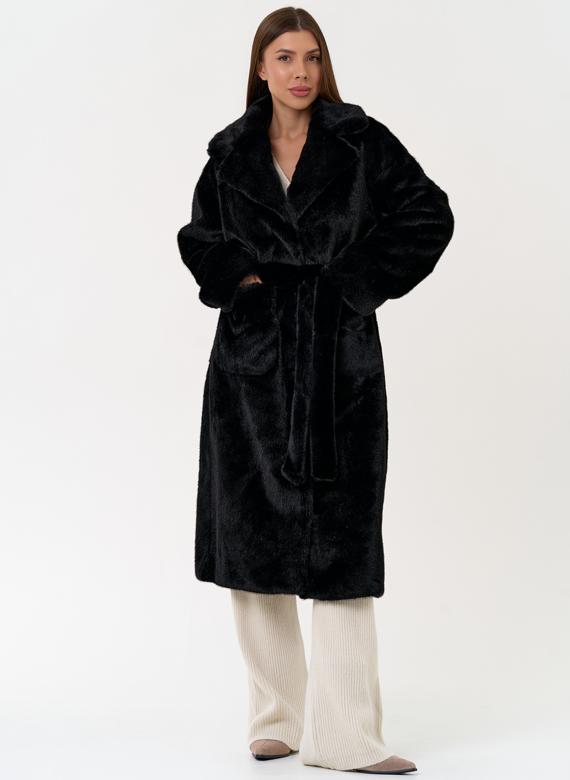 Пальто из эко меха с английским воротником