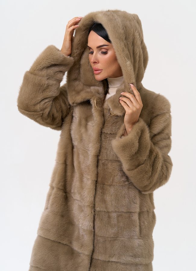 Поперечная норковая шуба с капюшоном модель № 31331 универмаг малина