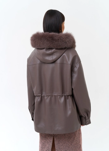 Женская утепленная куртка из эко кожи с капюшоном фото