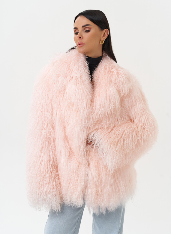 Женская шуба из меха ламы