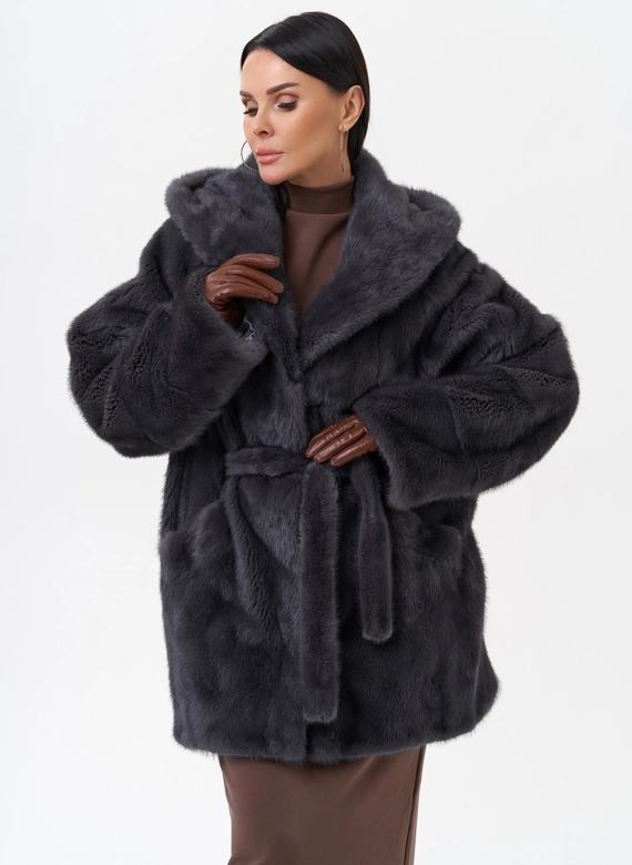 Короткая норковая шуба с капюшоном