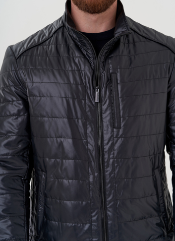 Куртка мужская черного цвета 
